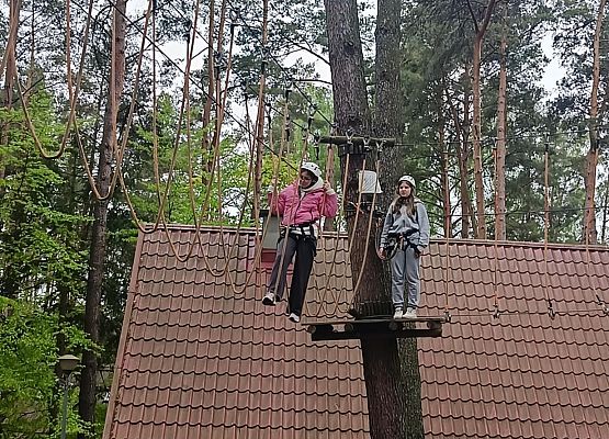 dziewczynki park linowy