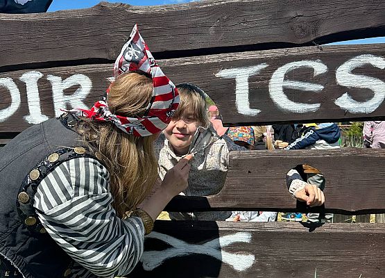 Piracka przygoda pierwszaków malowanie