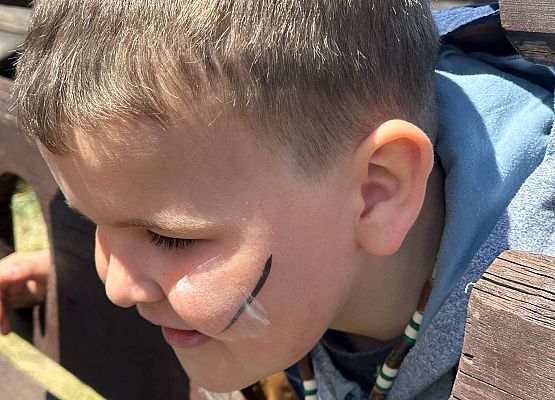 Piracka przygoda pierwszaków chłopiec