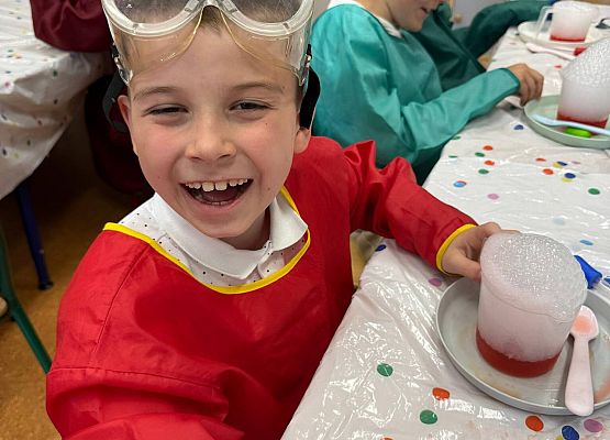 Magia chemii w naszej szkole – suchy lód w roli głównej