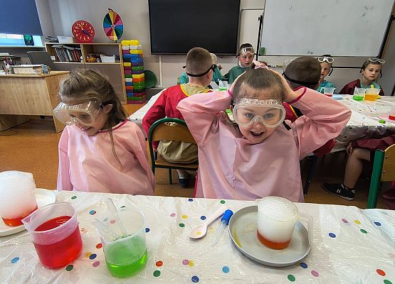 Magia chemii w naszej szkole – suchy lód w roli głównej