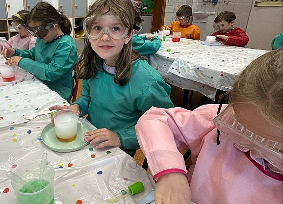 Magia chemii w naszej szkole – suchy lód w roli głównej