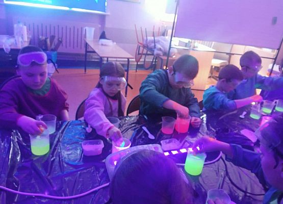 Magia chemii w naszej szkole – suchy lód w roli głównej