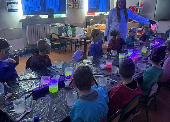 Magia chemii w naszej szkole – suchy lód w roli głównej