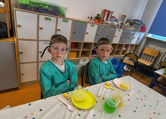 Magia chemii w naszej szkole – suchy lód w roli głównej