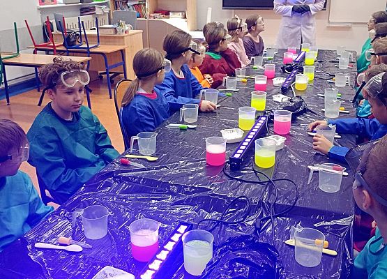 Magia chemii w naszej szkole – suchy lód w roli głównej