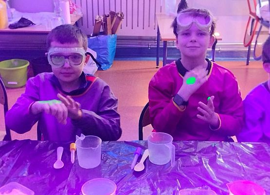 Magia chemii w naszej szkole – suchy lód w roli głównej