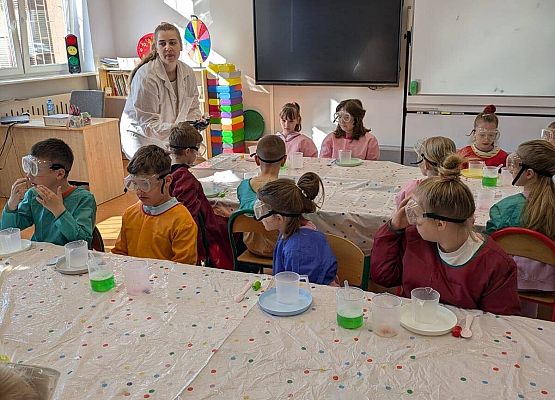 Magia chemii w naszej szkole – suchy lód w roli głównej