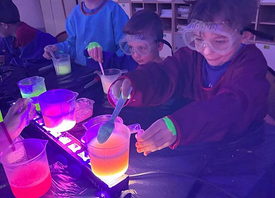 Magia chemii w naszej szkole – suchy lód w roli głównej