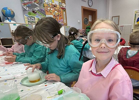 Magia chemii w naszej szkole – suchy lód w roli głównej