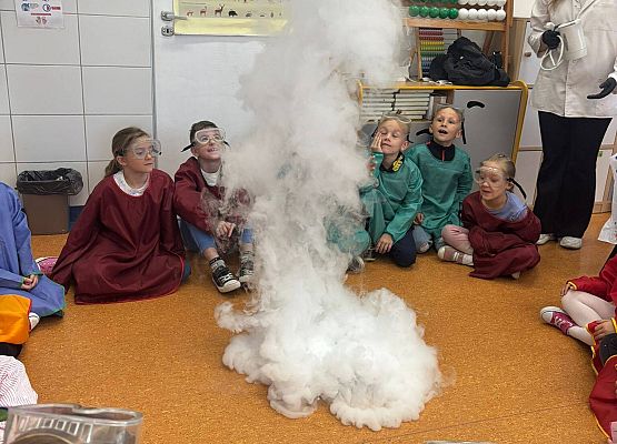 Magia chemii w naszej szkole – suchy lód w roli głównej