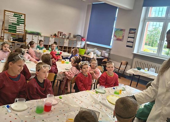 Magia chemii w naszej szkole – suchy lód w roli głównej