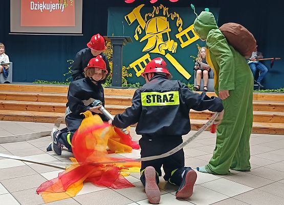 strażacy i ślimak