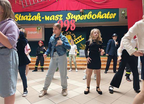 taniec do piosenki Mam super moce