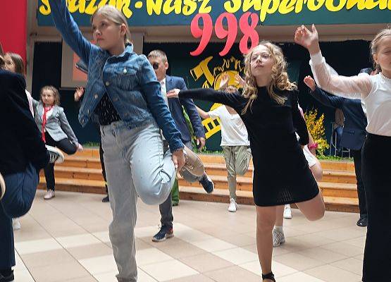 taniec do piosenki Mam super moce