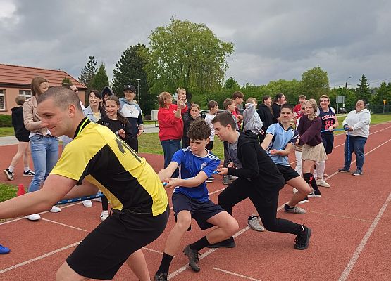 przeciąganie liny klasa 8b
