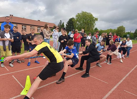 przeciąganie liny klasa 8b