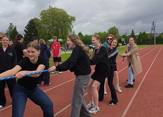 przeciąganie liny klasa 8a