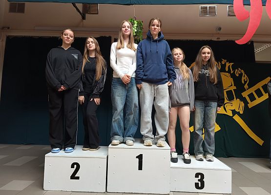 rozdanie nagród bieg w szarfie parami