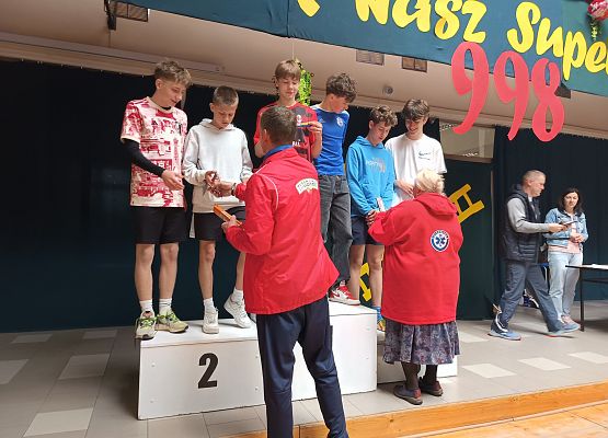 rozdanie nagród bieg w szarfie parami