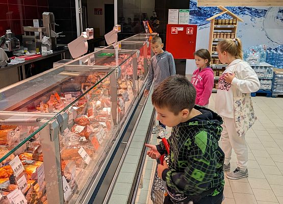 stoisko z wędlinami