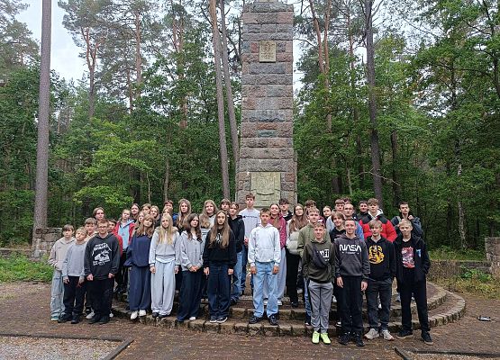 klasy 8 zdjęcie grupowe