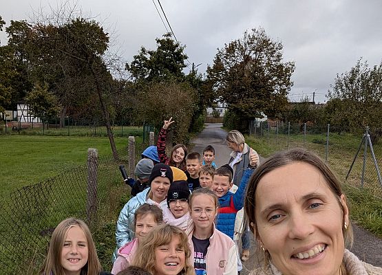 w drodze do Poli domu