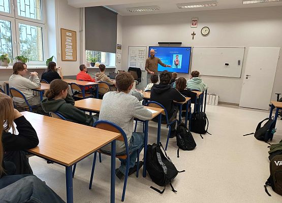 pan opowiada o pracy spedytora i dyspozytora