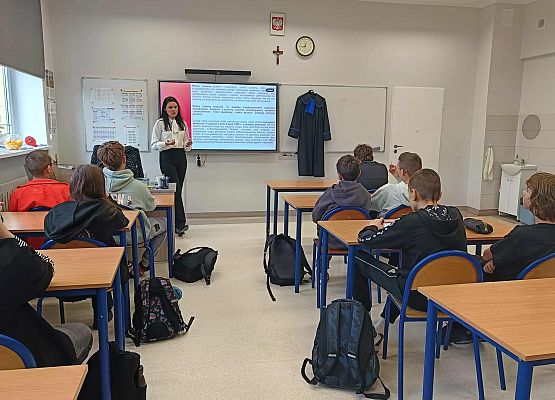 klasa 8a podczas zajęć