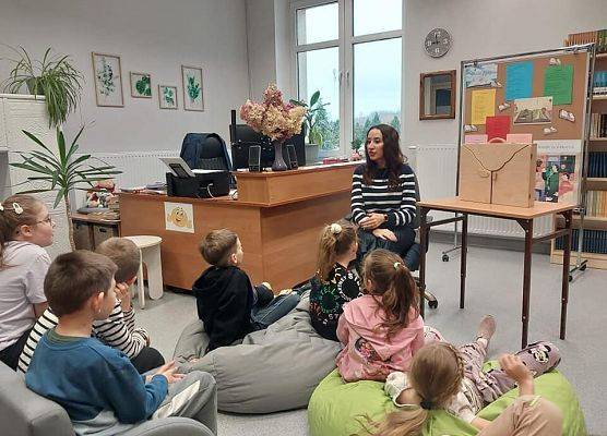 pierwszaki w bibliotece