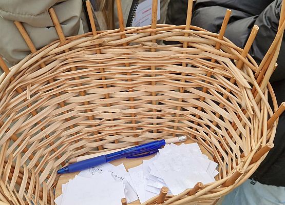 Grafika 1: Światowy Dzień Tabliczki Mnożenia – "Młodsi sprawdzają, czy starsi tabliczkę mnożenia znają".