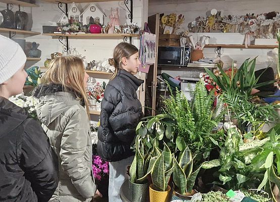 Grafika 8: Światowy Dzień Tabliczki Mnożenia – "Młodsi sprawdzają, czy starsi tabliczkę mnożenia znają".