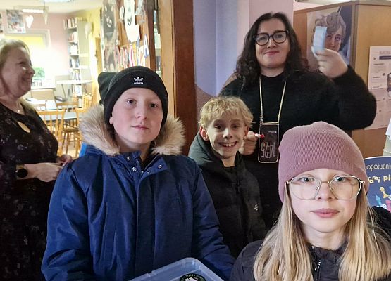 Grafika 14: Światowy Dzień Tabliczki Mnożenia – "Młodsi sprawdzają, czy starsi tabliczkę mnożenia znają".