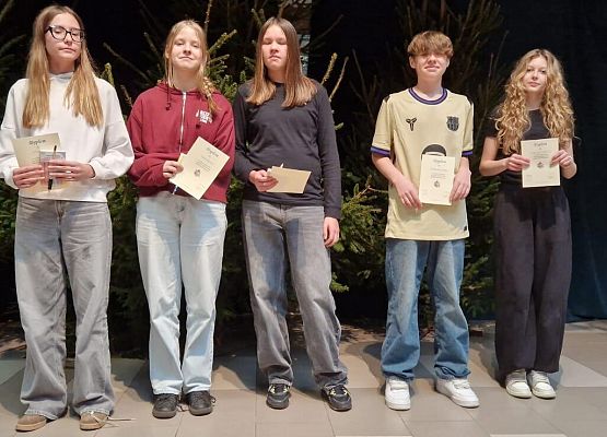 Grafika 21: Podsumowanie konkursów na szkolnym apelu