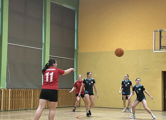 dziewczęta podczas meczu