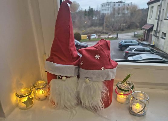 skrzaty i lampioniki wykonane przez uczniów 3b