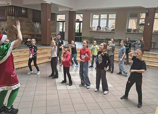 zajęcia taneczne 3b z elfem