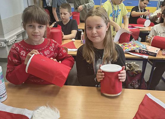 dzieci podczas warsztatów