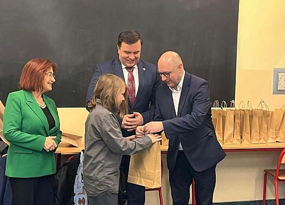 Jerzy odbiera nagrodę