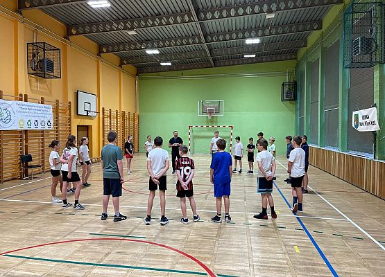 zajęcia sportowe uczniowie