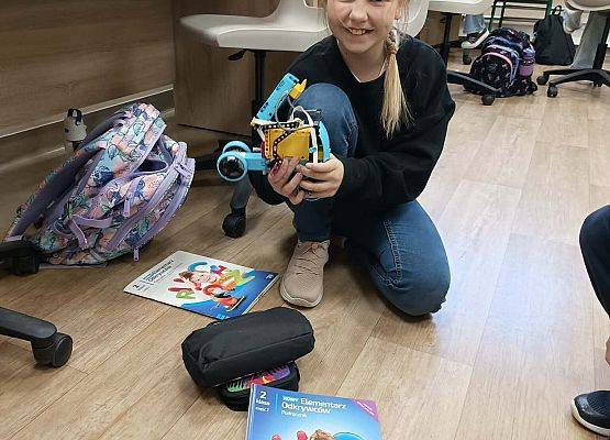 dziewczynka z rowerem