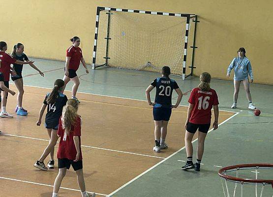 Dziewczynki podczas gry