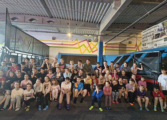 klasy 3 w parku trampolin