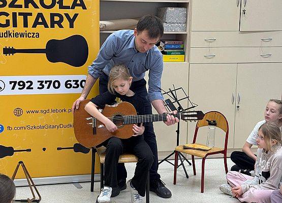 Zosia samodzielnie gra