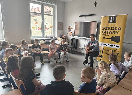 klasa 1a na spotkaniu z panem Mikołajem