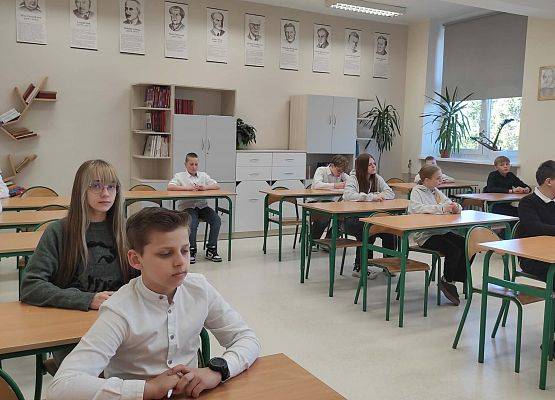 uczniowie podczas konkursu