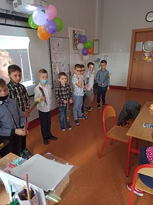  Grafika #1: Dzień Kobiet w 1b