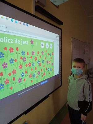  Grafika #1: Dzień Kobiet w I a