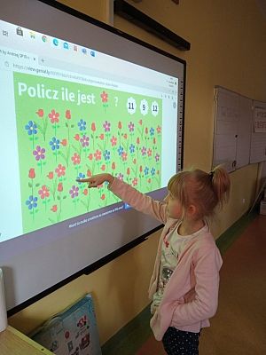  Grafika #3: Dzień Kobiet w I a