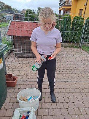Martyna segreguje odpady
